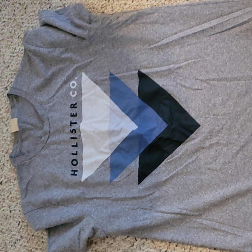 Hollister tshirt